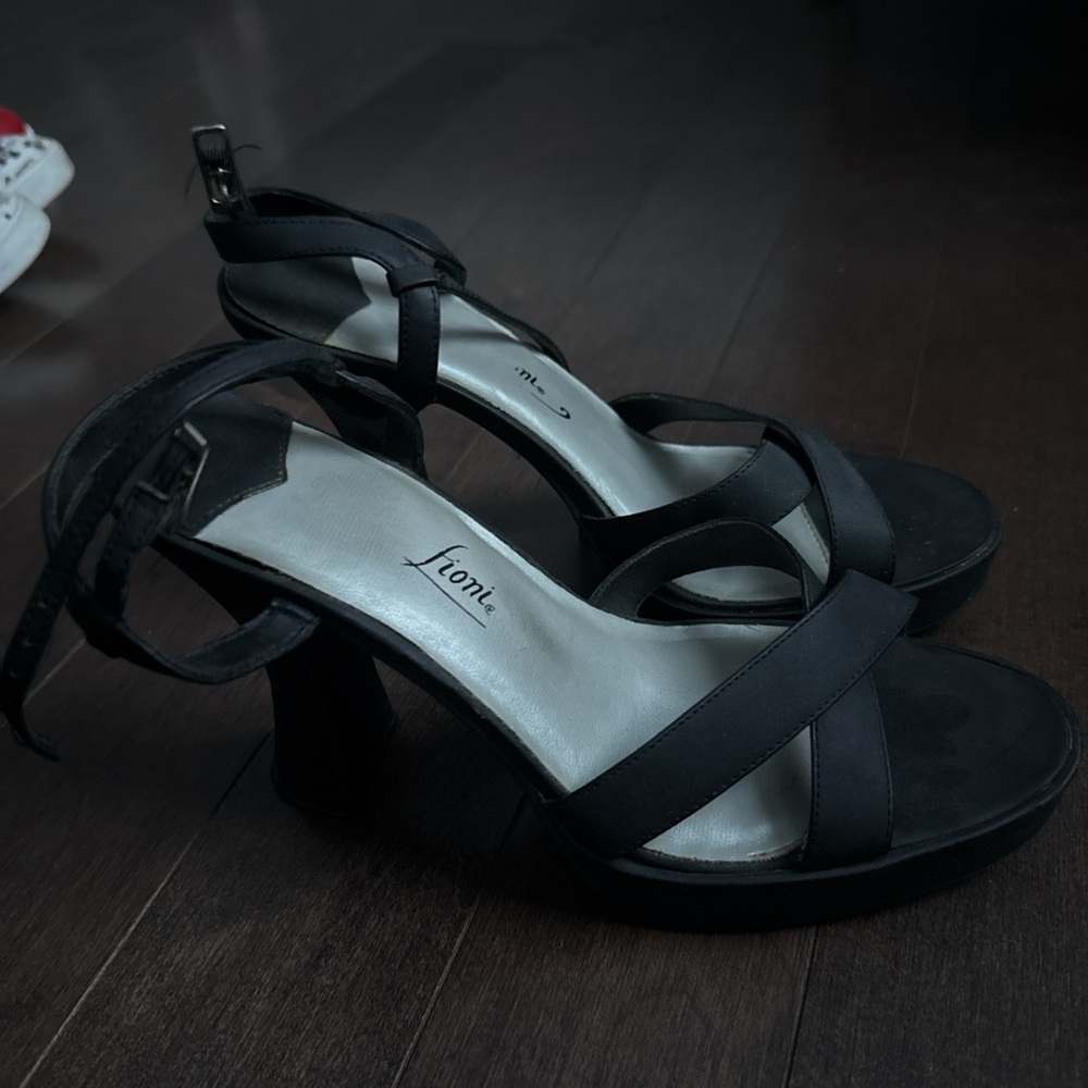 FIONI Black Strappy Heels